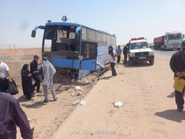 انحراف اتوبوس در آرادان ۴۸ مصدوم برجای گذاشت